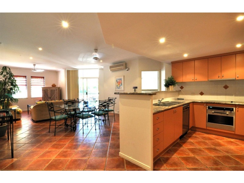 25/23 Veivers Road, Palm Cove QLD 4879