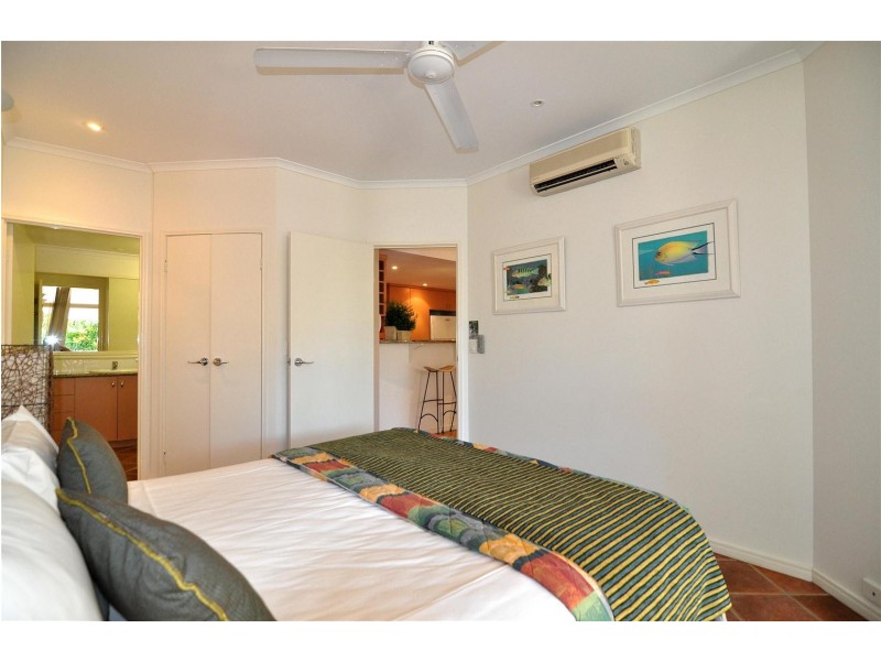 25/23 Veivers Road, Palm Cove QLD 4879