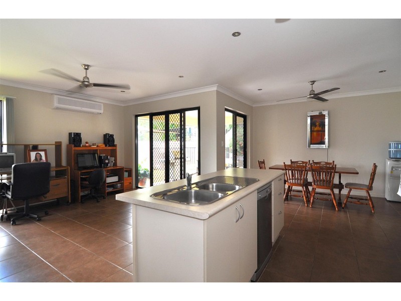 1 Helix Close, Clifton Beach QLD 4879