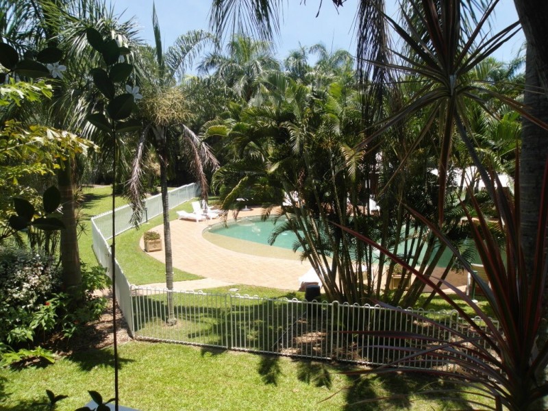 319 Coral Coast Drive, Palm Cove QLD 4879