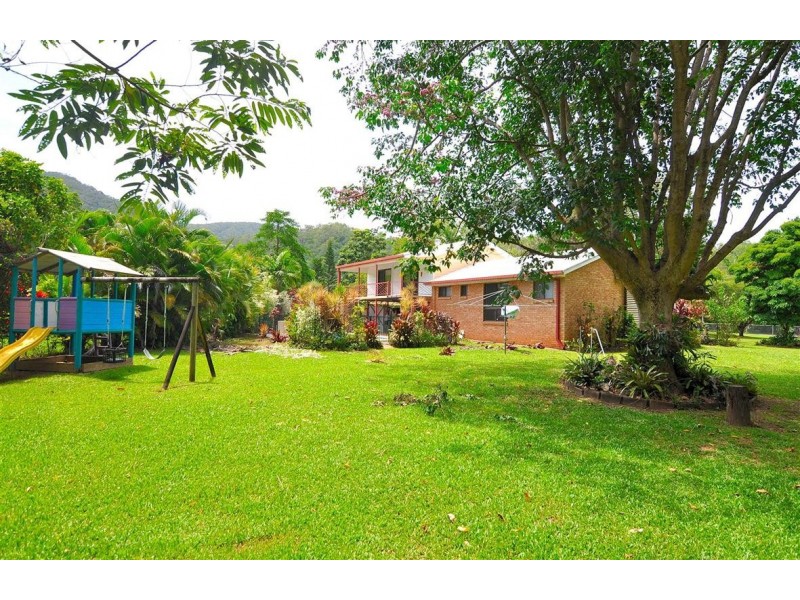 25-27 Evergreen Street, Clifton Beach QLD 4879