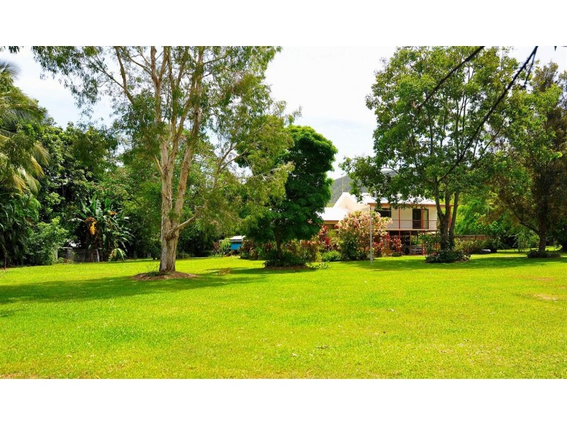 25-27 Evergreen Street, Clifton Beach QLD 4879