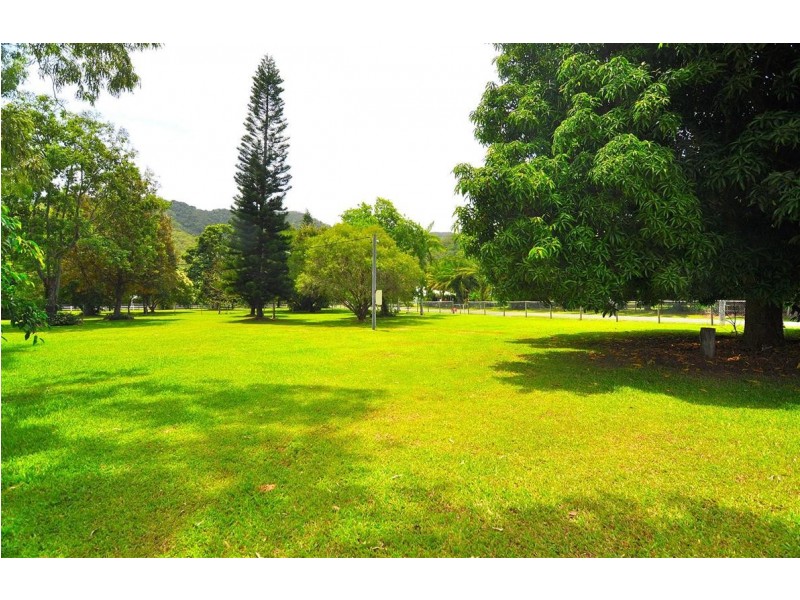 25-27 Evergreen Street, Clifton Beach QLD 4879