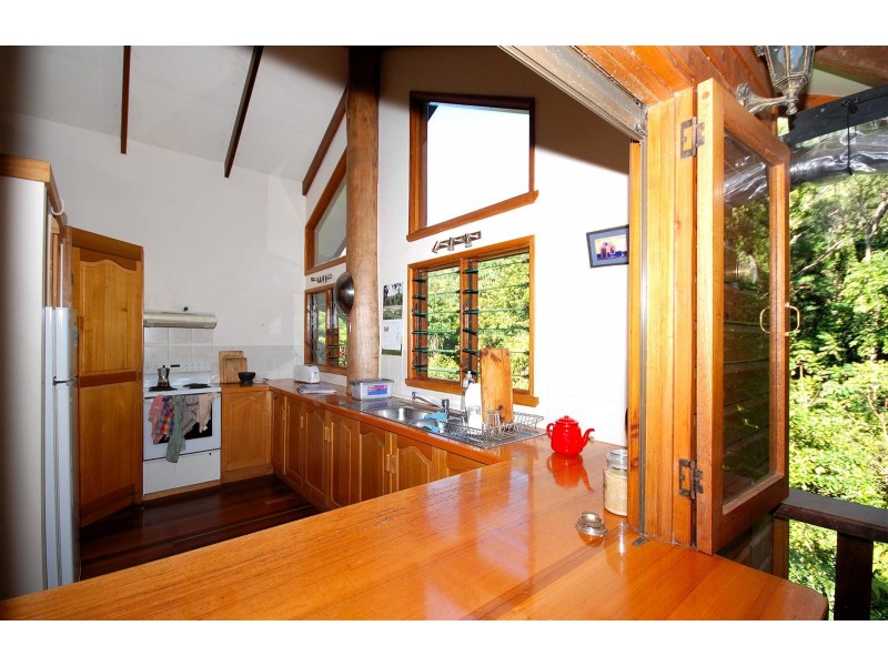 6 Fallon Close, Kuranda QLD 4881