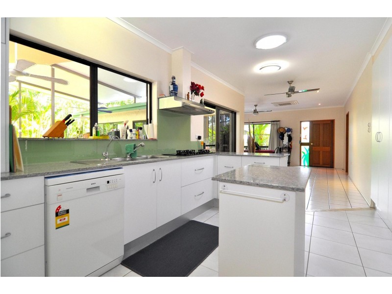 4 Baines Street, Clifton Beach QLD 4879