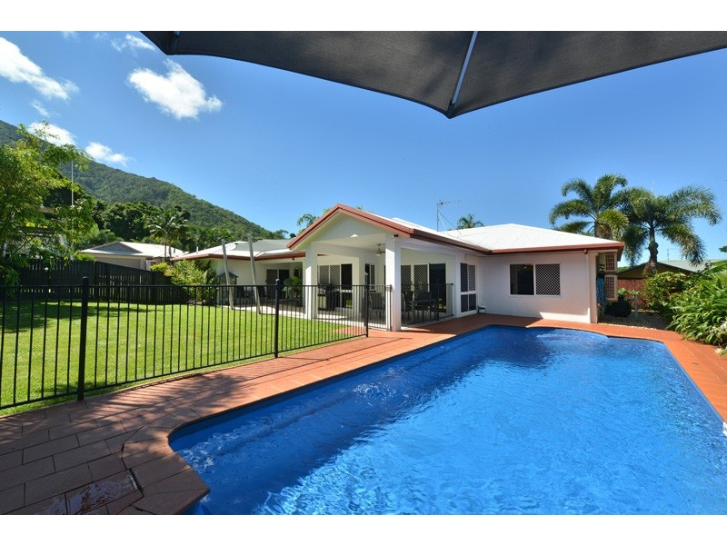 13 Macarthur Close, Palm Cove QLD 4879