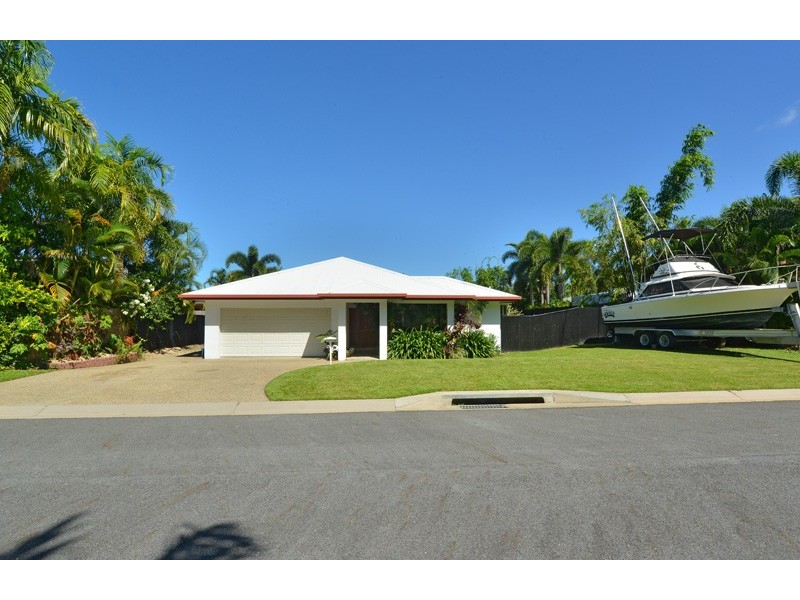 13 Macarthur Close, Palm Cove QLD 4879