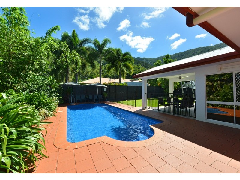 13 Macarthur Close, Palm Cove QLD 4879
