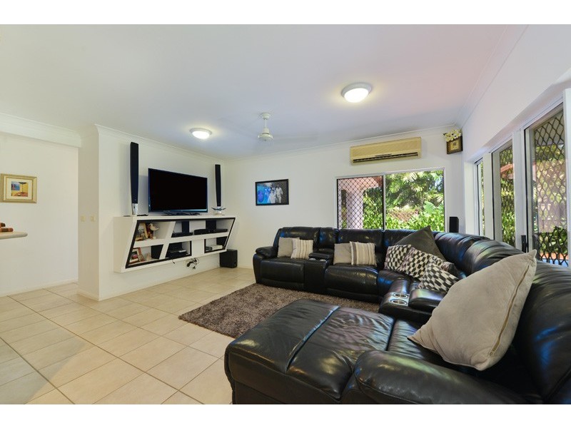 13 Macarthur Close, Palm Cove QLD 4879