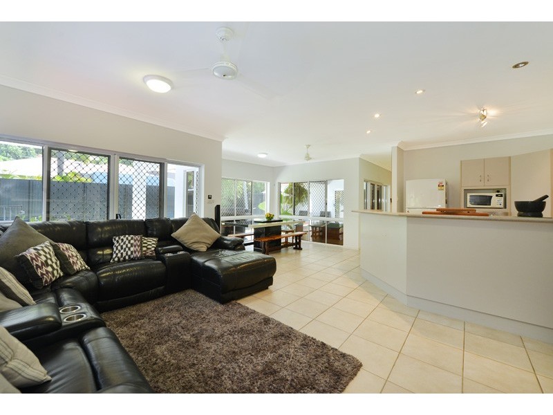 13 Macarthur Close, Palm Cove QLD 4879