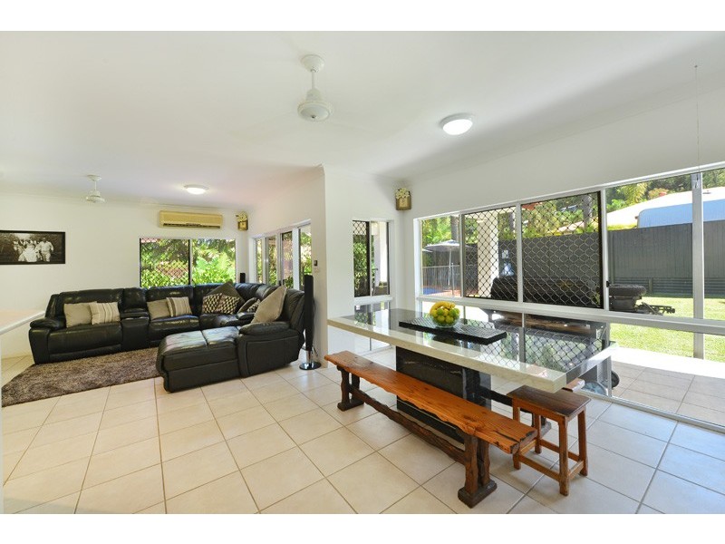 13 Macarthur Close, Palm Cove QLD 4879