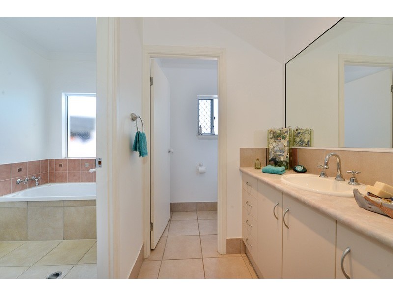 13 Macarthur Close, Palm Cove QLD 4879