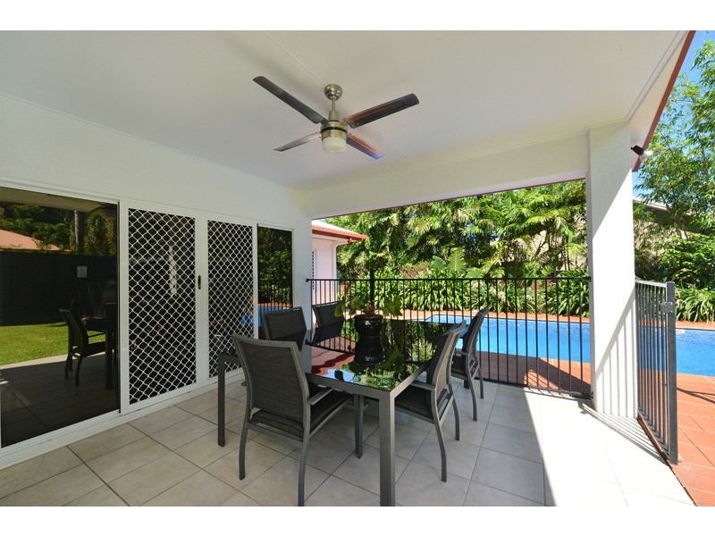 13 Macarthur Close, Palm Cove QLD 4879