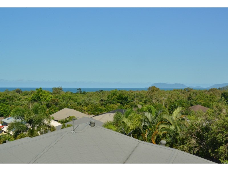 13 Everglades Street, Palm Cove QLD 4879