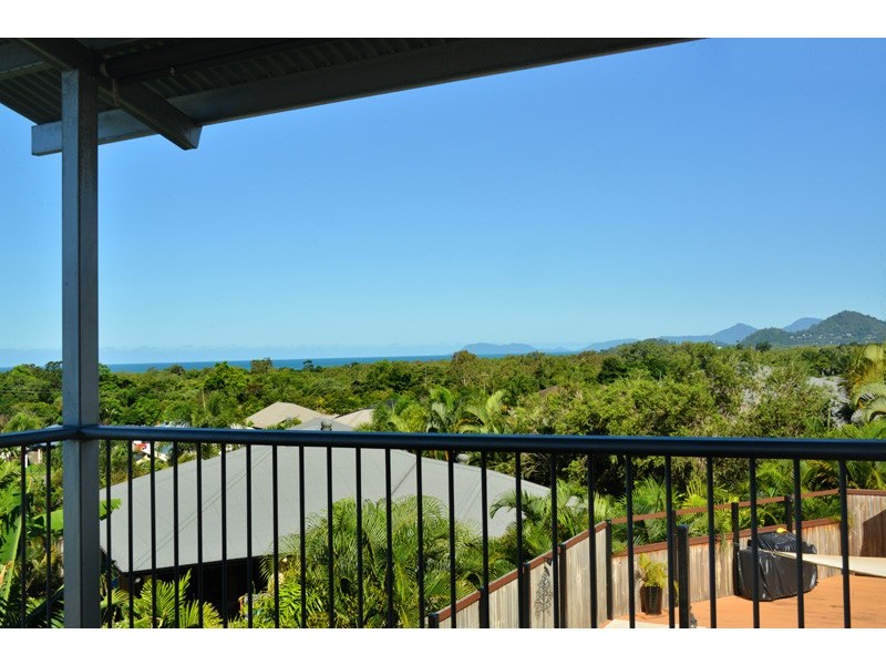 13 Everglades Street, Palm Cove QLD 4879