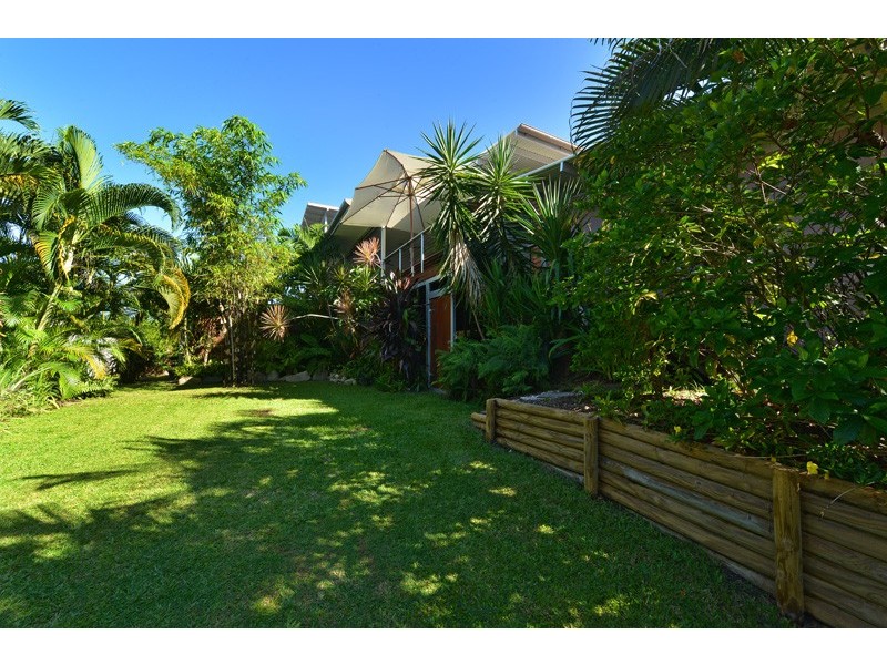 13 Everglades Street, Palm Cove QLD 4879