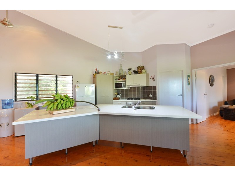 13 Everglades Street, Palm Cove QLD 4879