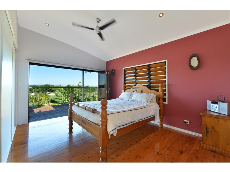 13 Everglades Street, Palm Cove QLD 4879