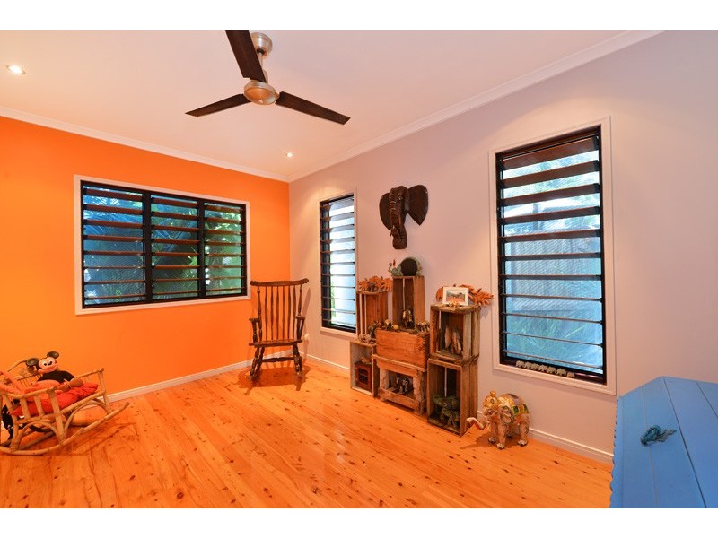 13 Everglades Street, Palm Cove QLD 4879