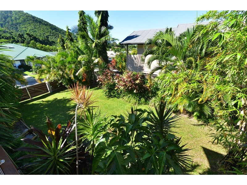 13 Everglades Street, Palm Cove QLD 4879