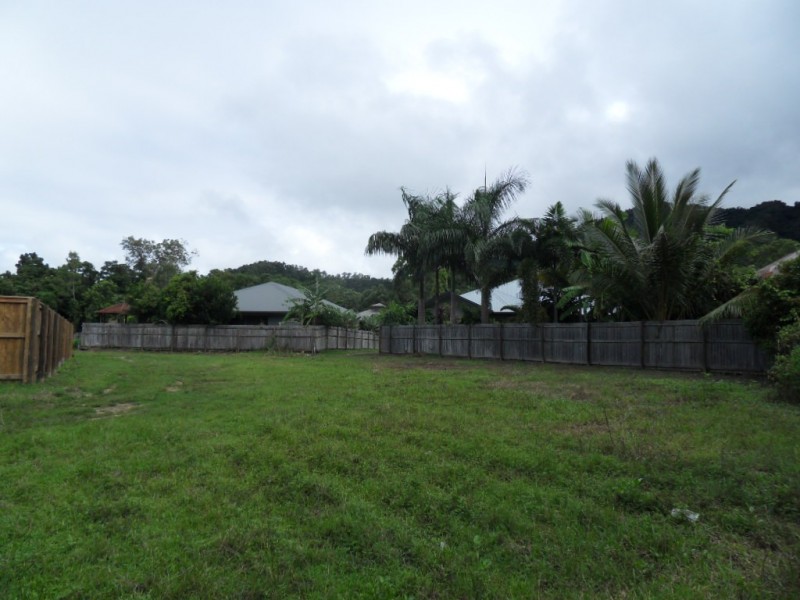 24 Muller Street, Palm Cove QLD 4879