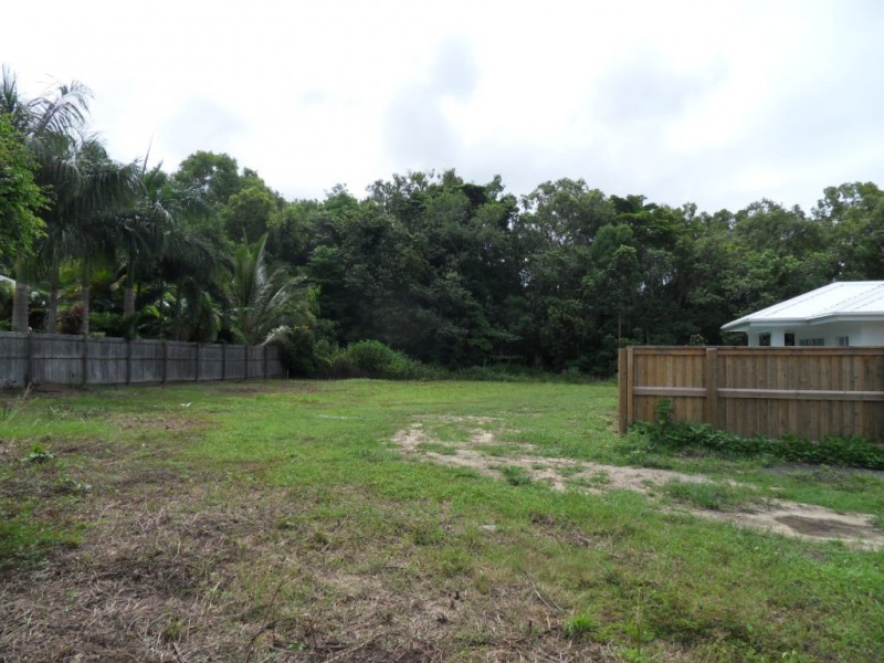 24 Muller Street, Palm Cove QLD 4879