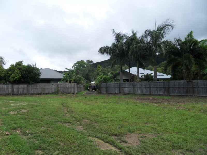 24 Muller Street, Palm Cove QLD 4879