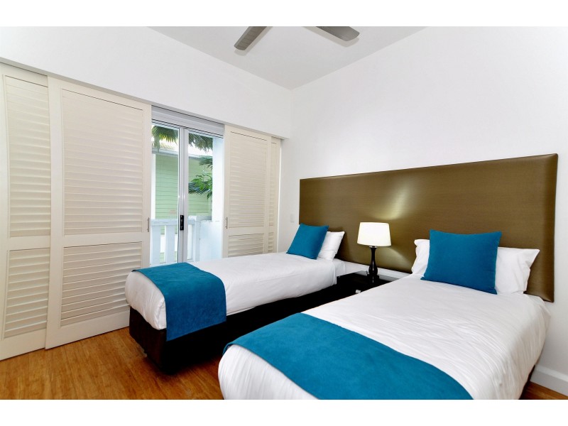 123 Williams Esplanade, Palm Cove QLD 4879