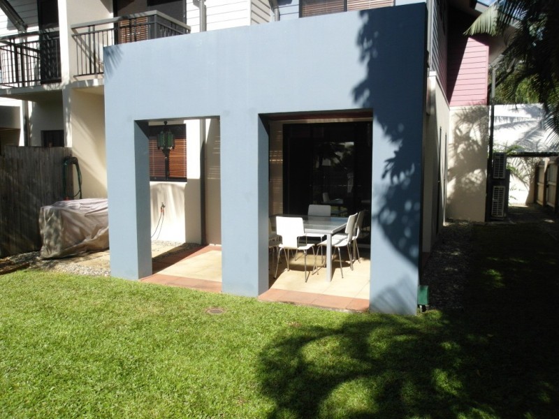 18/5-7 Arlington Esp, Clifton Beach QLD 4879