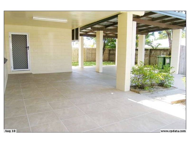 38 Madang St, Trinity Beach QLD 4879