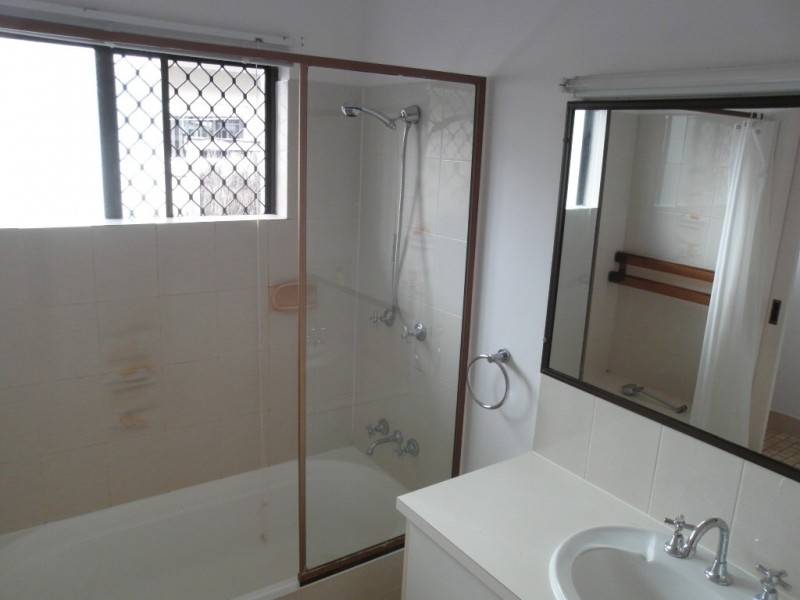 19 Lambus St, Palm Cove QLD 4879