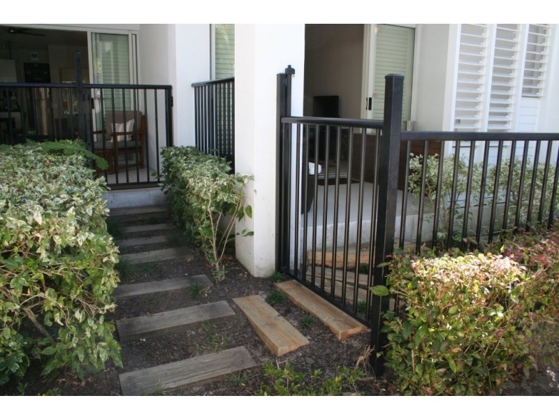 123 Williams Esplanade, Palm Cove QLD 4879