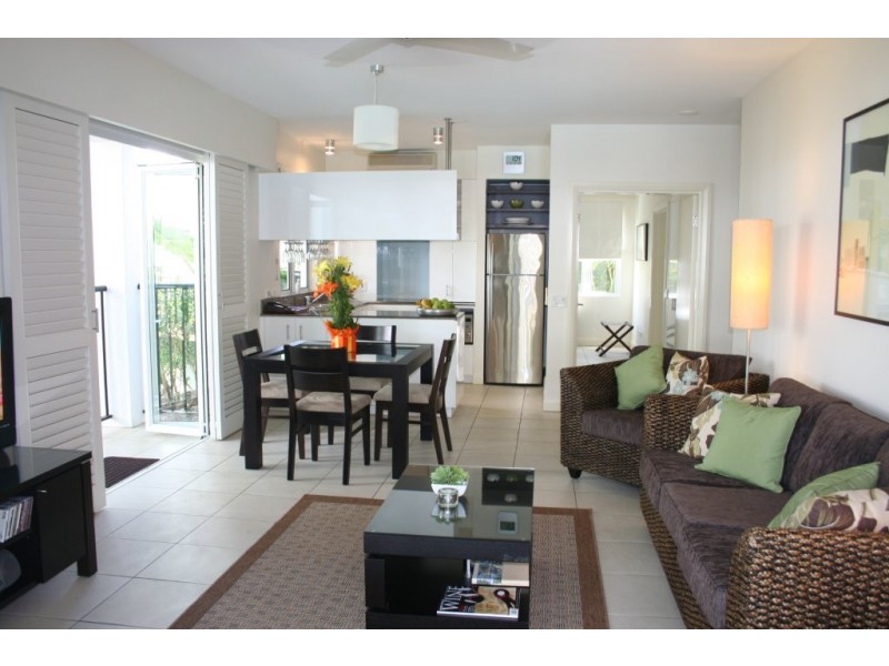 123 Williams Esplanade, Palm Cove QLD 4879