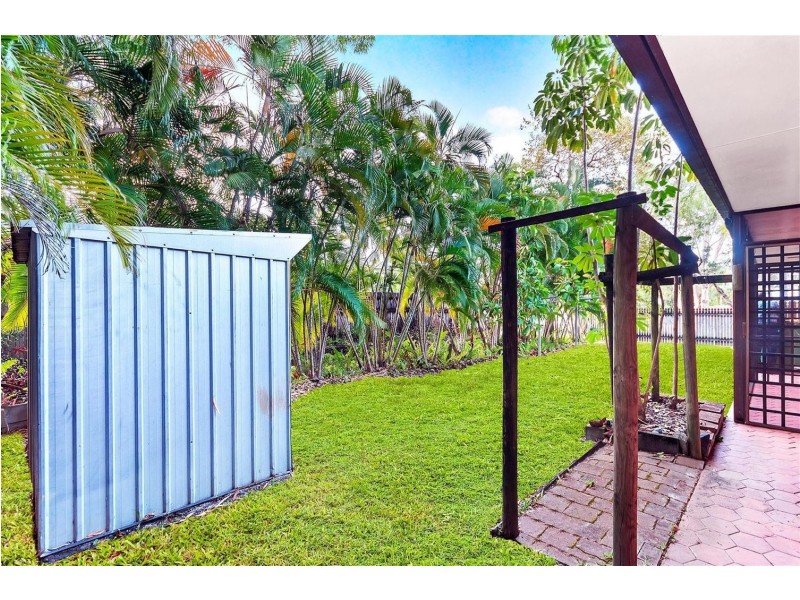 35 Beaver Street, Clifton Beach QLD 4879