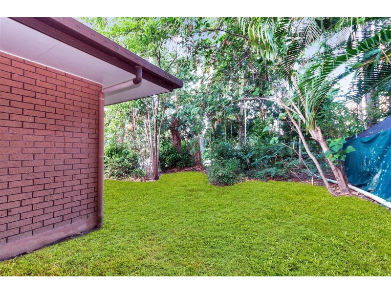 35 Beaver Street, Clifton Beach QLD 4879