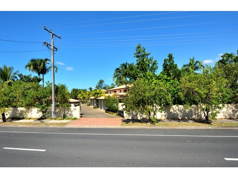13/65 Cedar Road, Palm Cove QLD 4879