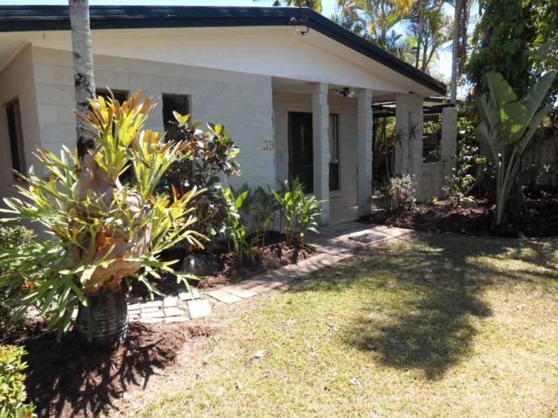 39 Periwinkle Avenue, Trinity Beach QLD 4879