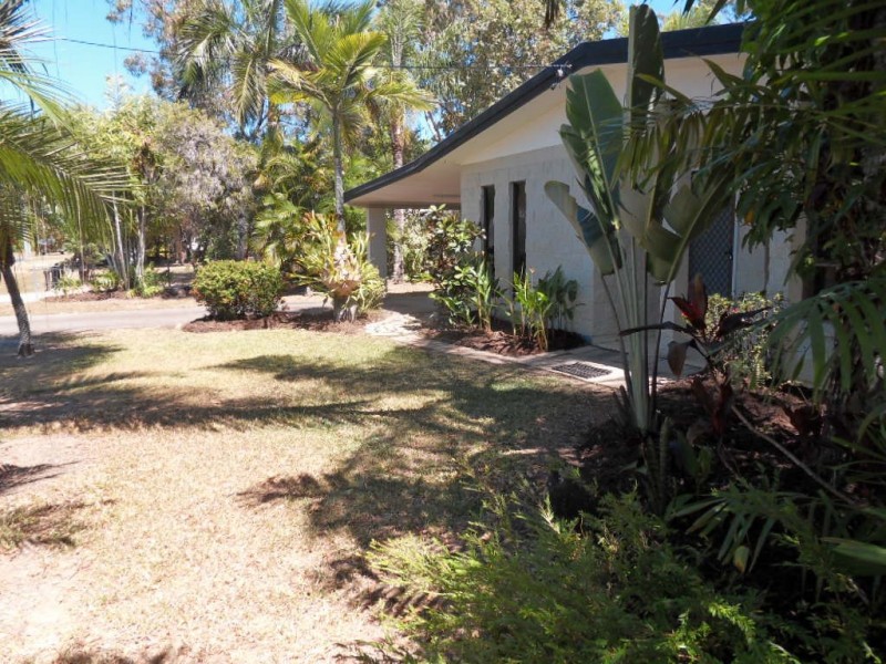 39 Periwinkle Avenue, Trinity Beach QLD 4879
