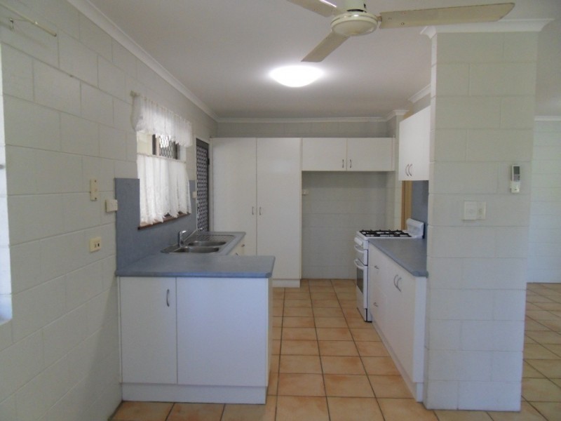39 Periwinkle Avenue, Trinity Beach QLD 4879