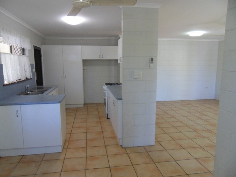 39 Periwinkle Avenue, Trinity Beach QLD 4879