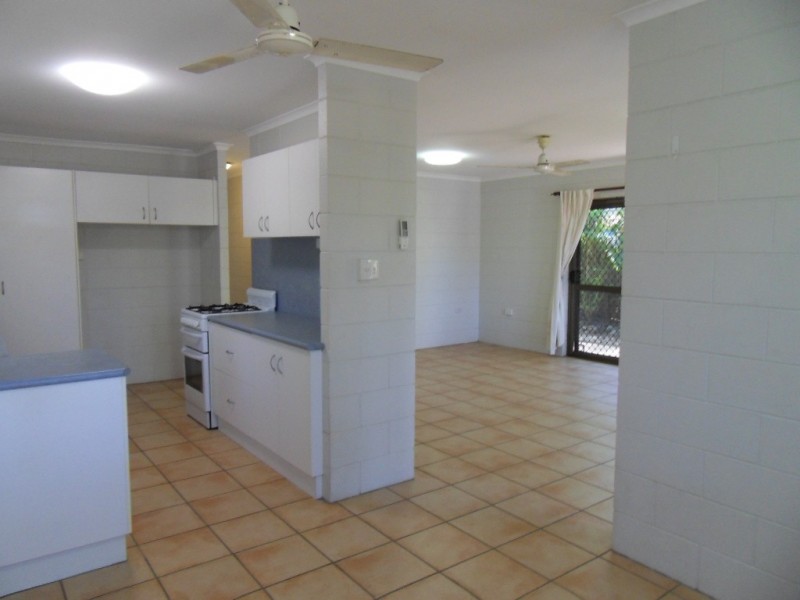 39 Periwinkle Avenue, Trinity Beach QLD 4879