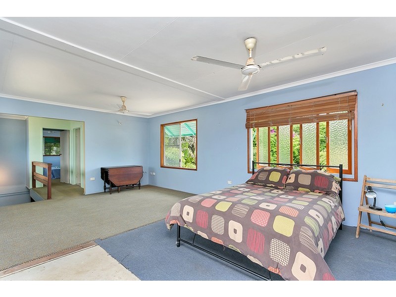 135 O’Shea Esplanade, Machans Beach QLD 4878