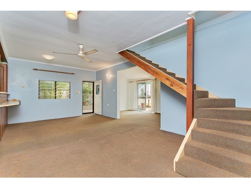 135 O’Shea Esplanade, Machans Beach QLD 4878