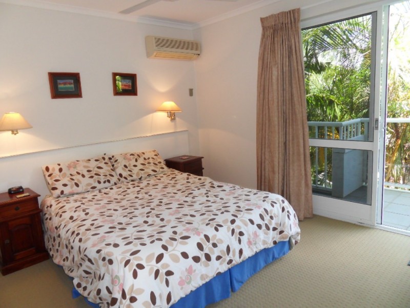 414 Coral Coast Drive, Palm Cove QLD 4879