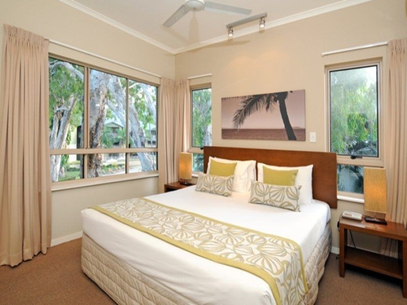 724/47 Williams Esplanade, Palm Cove QLD 4879