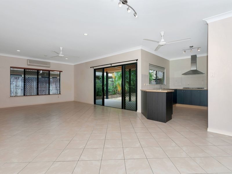 11 Bronte Close, Kewarra Beach QLD 4879