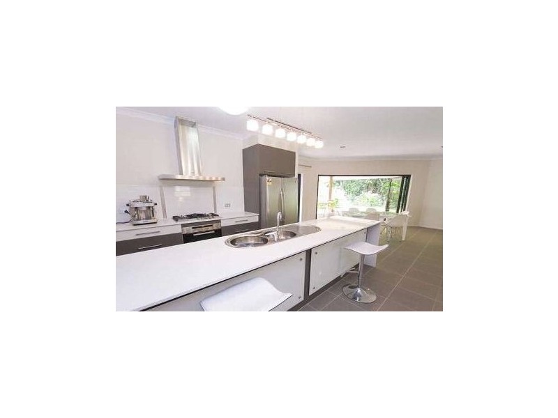 3 Muller Street, Palm Cove QLD 4879