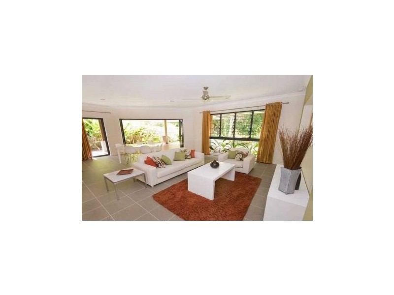 3 Muller Street, Palm Cove QLD 4879