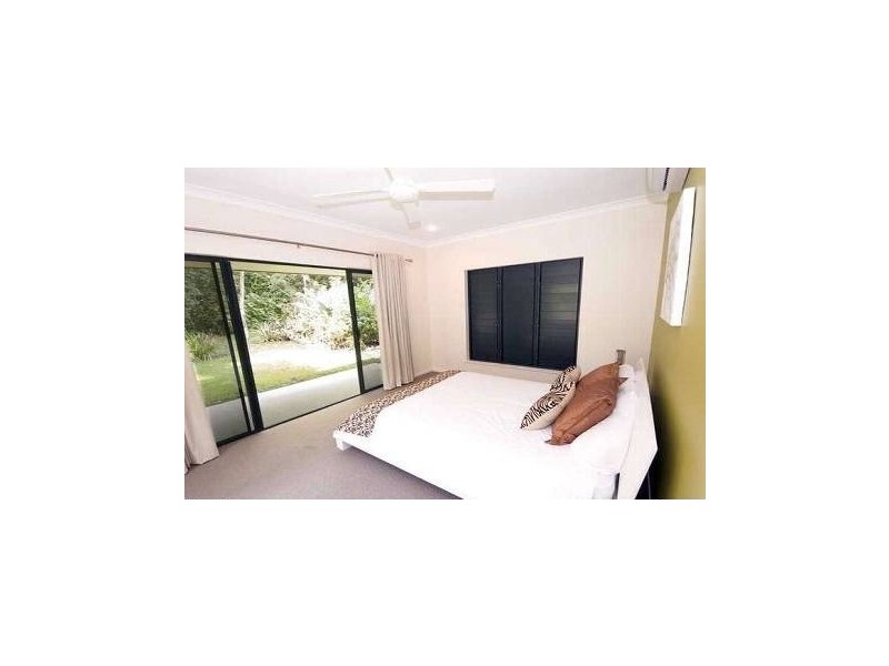 3 Muller Street, Palm Cove QLD 4879