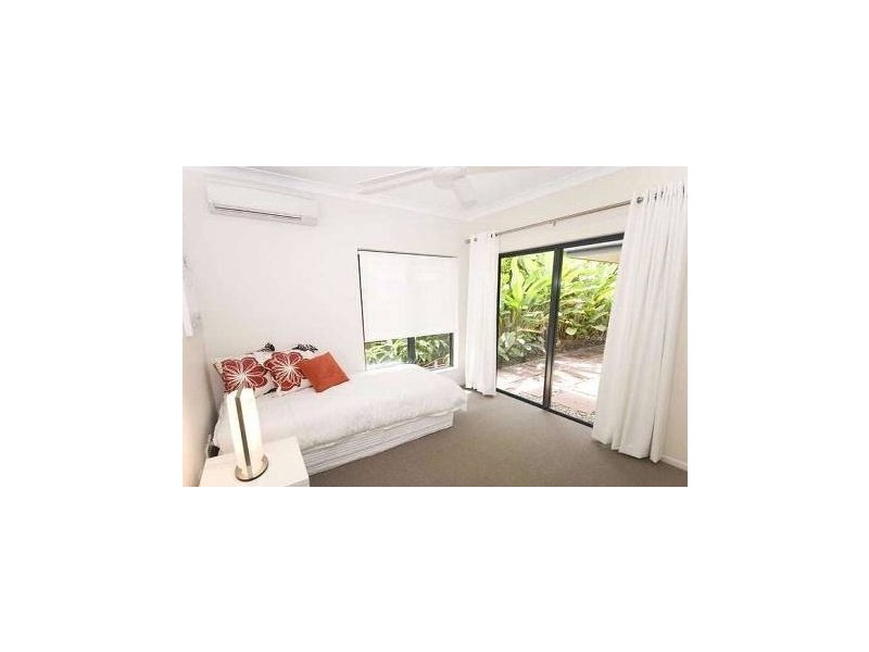 3 Muller Street, Palm Cove QLD 4879
